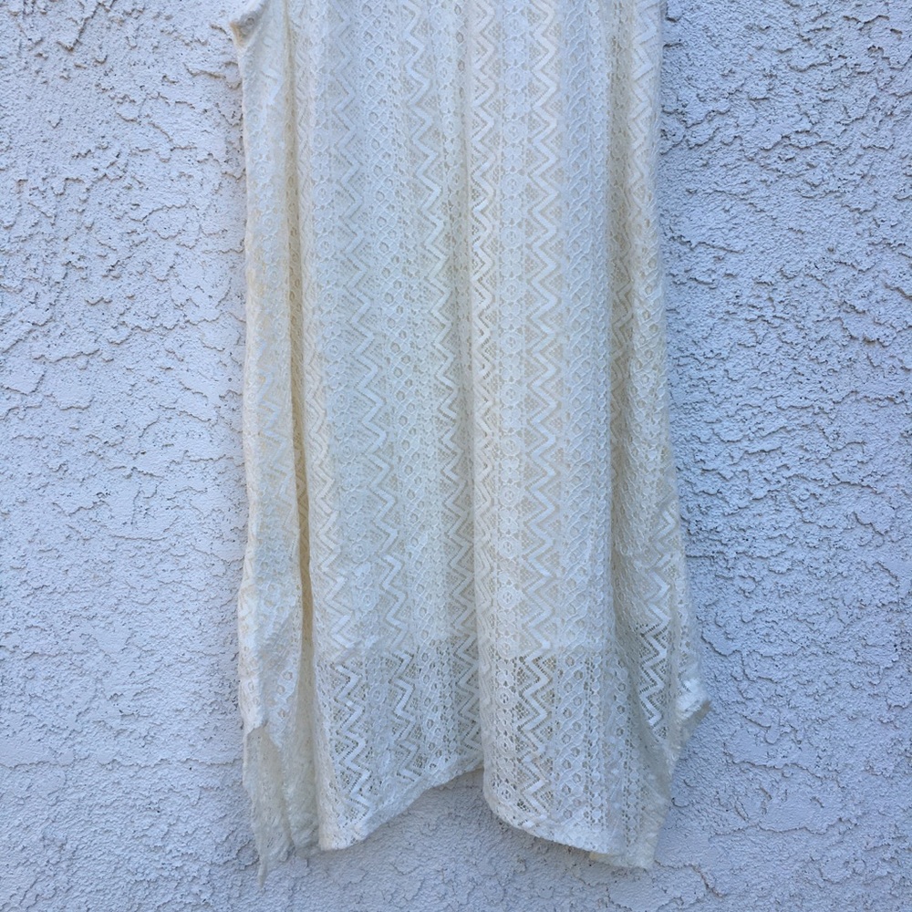 White tunic top - Picture 4 of 8